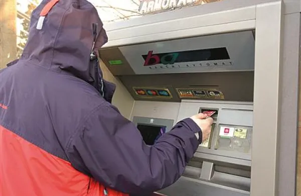 Bankomati ponoči ne bodo dali denarja