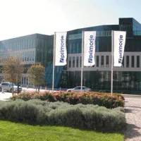 Skupščina družbe Primorje Holding, ki je lastnica Primorja, bo danes odločala o slabih osem milijonov evrov težki dokapitalizaciji,  s katero bi zagotovila dovolj denarja za njegovo rešitev