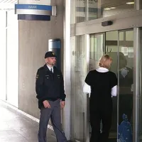 Policisti so bili tudi na koprski izpostavi Hypo Leasinga