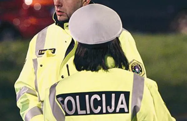 Policijski sindikat Slovenije in Sindikat policistov Slovenije sta napovedala nadaljevanje stavke zaposlenih v policiji