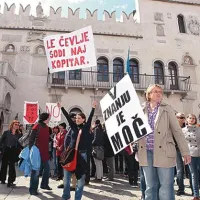 V Kopru je protestiralo 1500 ljudi