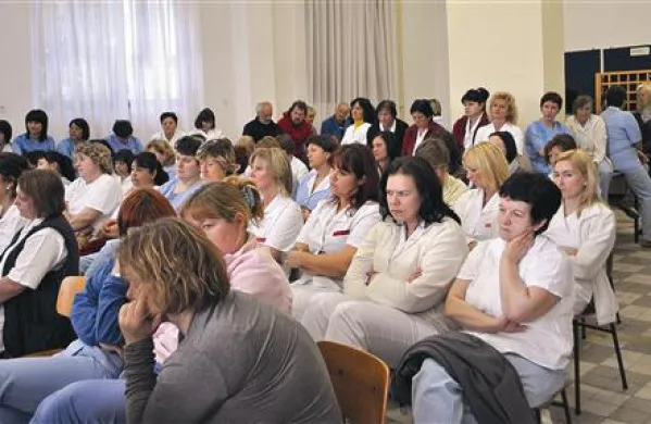 Stavkajoči so zborovali v jedilnici šempetrske bolnišnice 