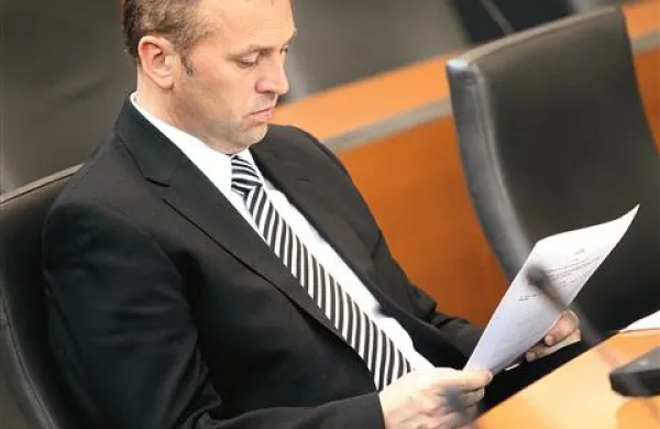 Ivan Simčič ostaja v poslanski klopi