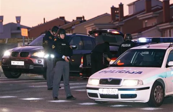 Policisti so pripravljeni ob neupoštevanju zahtev pritisk še stopnjevati