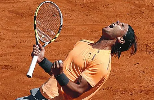 Rafael Nadal se veseli zmage nad Novakom Djokovićem