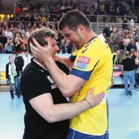Fredi Radojkovič s stebrom obrambe Vladimirjem Osmajićem