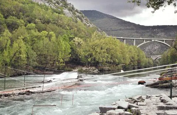  Poimenovanje Dolina adrenalina bo na njenem skromnem goriškem koščku kmalu moč  podaljšati: “...in pustolovščin”