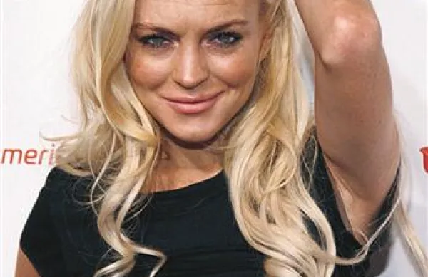 Ameriška igralka Lindsay Lohan, znana po svojem problematičnem vedenju, bo zaigrala v vlogi lani preminule filmske dive Elizabeth Taylor