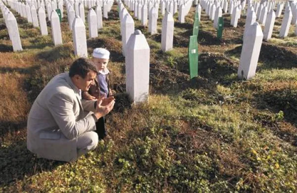 Bosanskemu Srbu za zločine v Srebrenici    13 let zapora