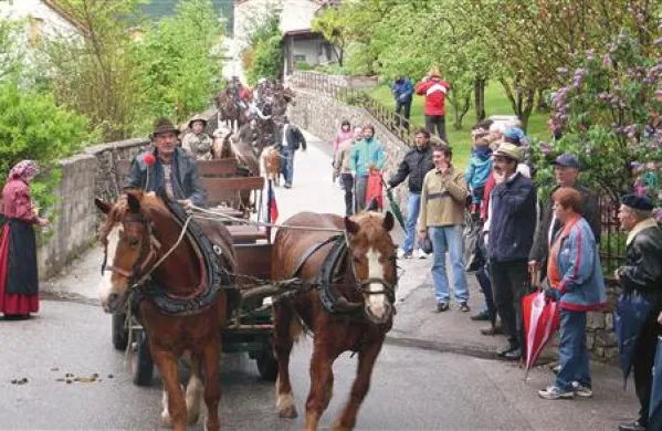 Ttradicionalno žegnanje konj in konjenikov na jurjevo
