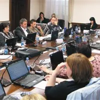 ... večer prej pa so sežanski svetniki odločili, da si za odločitev za kamnoseške delavnice za študente vzamejo še nekaj časa