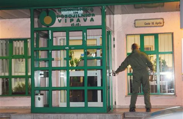 KZ Vipava želi delež z javnim zbiranjem ponudb iztržiti kar najboljšo ceno za  vipavsko hranilnico