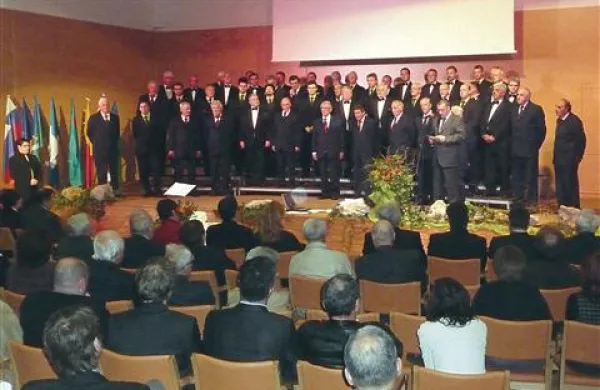 Ob dnevu upora se po vsej Sloveniji vrstijo številne spominske svečanosti