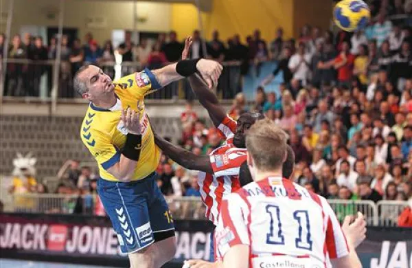 Milorad Krivokapić (na fotografiji utrinek s koprske tekme) in Matjaž Brumen sta bila v Madridu najbolj učinkovita igralca koprske ekipe