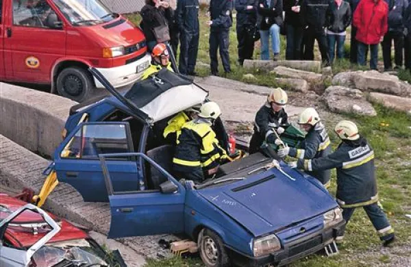 Gasilke so se urile v reševanju