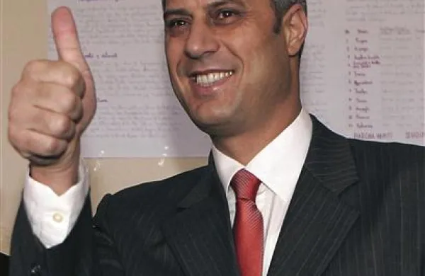  Tudi sedanji kosovski premier Hashim Thaci naj bi sodeloval v organiziranem kriminalu in tihotapljenju človeških organov med in po vojni na Kosovu konec 90. let