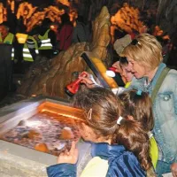 Življenje jamskih prebivalcev pred očmi obiskovalcev