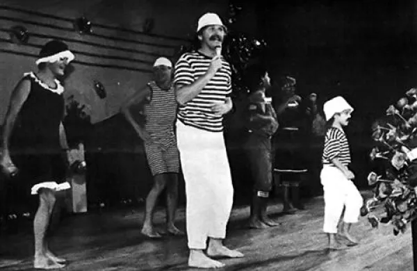 Zmagovalna glasbena skupina Gu-gu na MMS leta 1986 s skladbo Mango banana. Gu-gu so na Pop delavnici leta 1984 zasloveli s skladbo Želim si na Jamajko. 