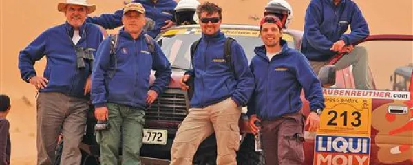 Ekipa Go Adventure  na cilju ene od etap (z leve):  Miro Lipičar, Matej Kobal, Boštjan Leskovec, David Velikonja, Vinko Malnar in Darij Novak