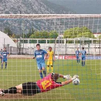 Tako je vratar Nejc Vidmar ubranil najstrožjo kazen Vitu Plutu v končnici prvega polčasa
