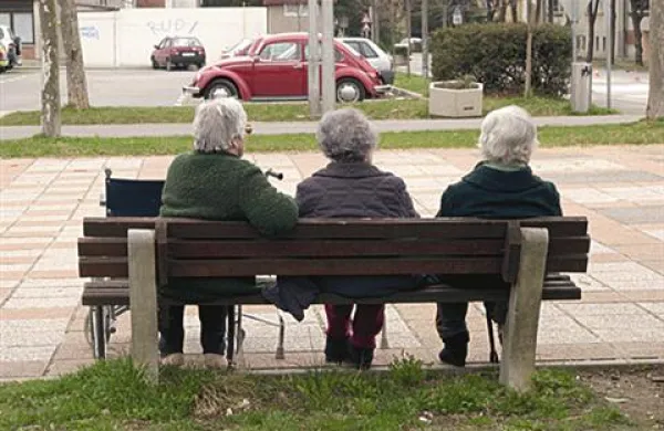 Upokojenci z nizkimi pokojninami ne bodo ostali brez rekreacijskega dodatka