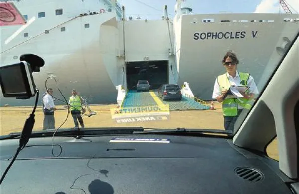 Tehtanje med hrvaškimi in grškimi otoki se zaradi cen  za marsikoga izide v prid Grkom