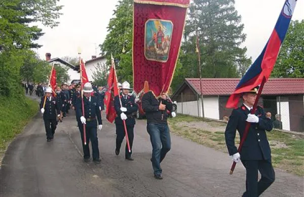 Letos so v Dobropolje prišli gasilci  iz šestih slovenskih  in štirih  sosednjih hrvaških krajev, da bi počastili god svojega zavetnika