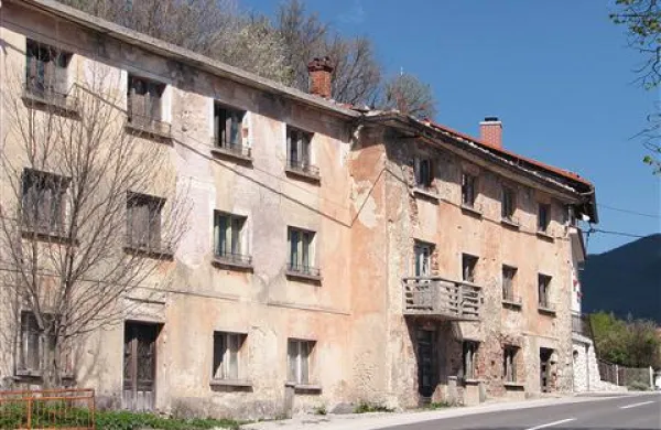 Najprej bodo  pripravili popis propadajočih objektov, nato bo občina predlagala ukrepe, ki naj bi preprečili, da bi se komu kaj zgodilo