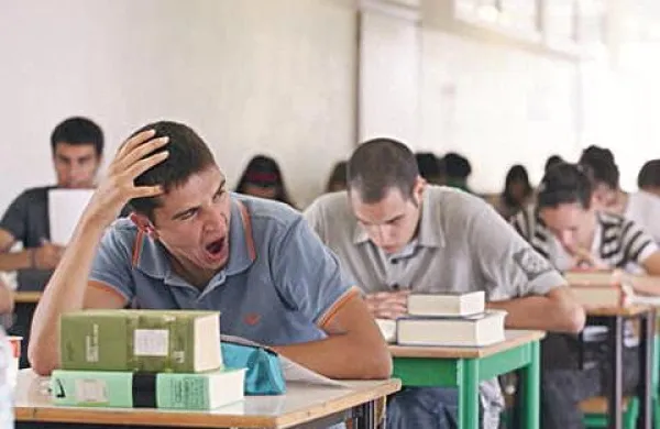 Mladi Italijani imajo premalo znanja, ne obvladajo jezikov, vključno z italijanščino, in prav tako ne osnov matematike, zaskrbljeno ugotavlja ministrica za delo Elsa Fornero