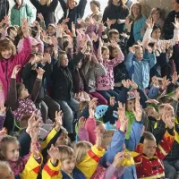Zeleni nahrbtnik in Zmajček Jurček sta  sklenila dolgo pot v družbi otrok