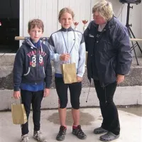Medalji za najmlajša zmagovalca, Kraševca Mateja Miklavčiča (letnik 2000) in Tržačanko Zoe Faiman (2000)