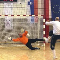 Soočenje članskih vratarjev: Eil Djukič je premagal Vinka Ferčeca