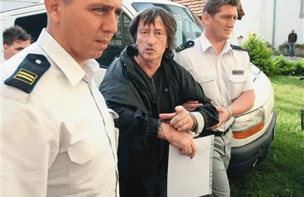  Petra Rakuša so pred dvema letoma zaradi spolne zlorabe hčerke in nasilništva že obsodili na 17 let zapora