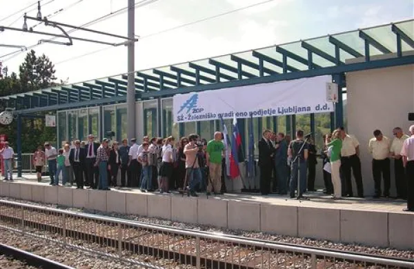 Slovenske železnice so v železniško postajo Gornja Košana vložile 2,3 milijona evrov 