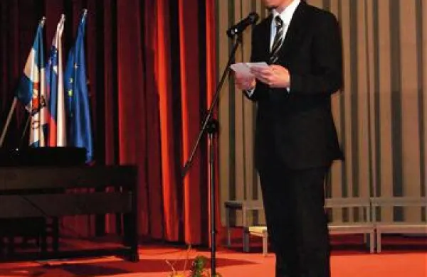 Župan Robert Smrdelj je nagovoril zbrane na svečanosti  