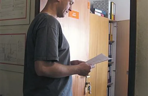 Primož Turk je peticijo pustil v tajništvu, saj direktorja ni bilo
