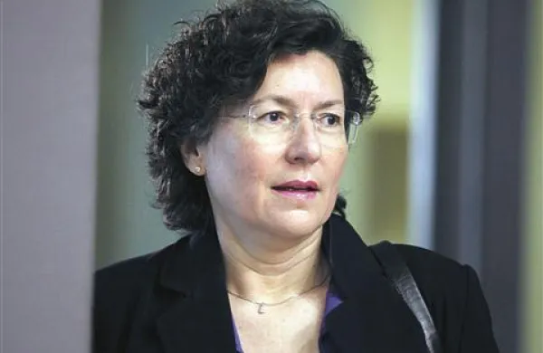 Gordana Živčec Kalan: ”Tudi po pogodbi o zaposlitvi  sem upravičena, da mi  stroške doktorata poravna  delodajalka, torej Zdravniška zbornica.” 