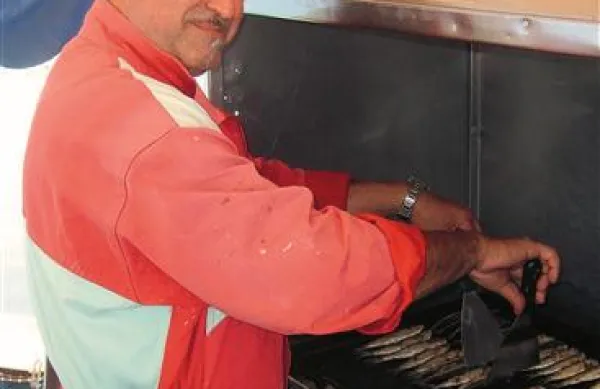 Pred uradno otvoritvijo nove sezone fish piknikov je Marino Čehič preizkusil tudi žar
