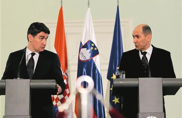 Odnosi med Slovenijo in Hrvaško so dobri, je po srečanju s hrvaškim kolegom Zoranom Milanovićem v Mariboru dejal slovenski premier Janez Janša