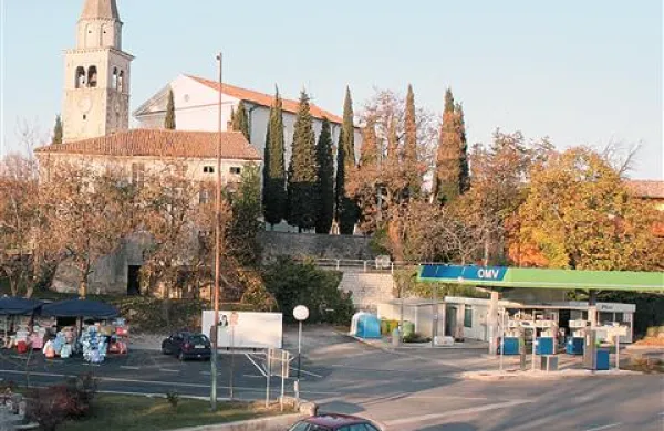 Bencinski servis v Komnu je dvakrat obiskal nepridiprav