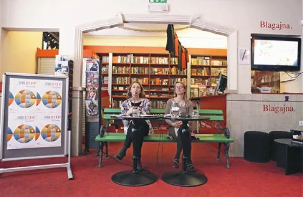Direktorica Lorena Pavlič in vodja programa Kinobalon Petra Slatinšek