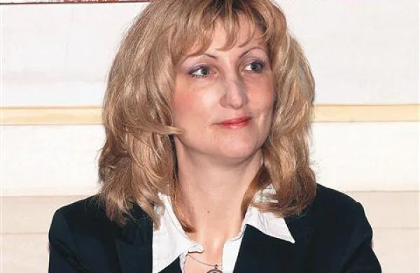 Vesna Mikolič