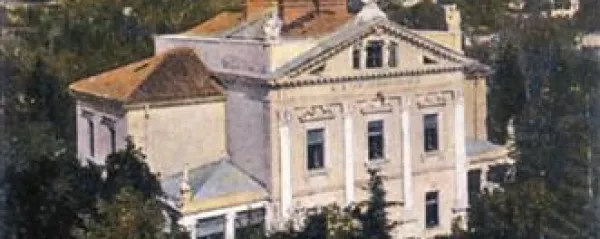 Vilo Puppini na Stari cesti je dal zgraditi ugledni avstrijski zdravnik Orazio Puppini, ki se je rodil v Piranu in študiral medicino na Dunaju, kjer je tudi delal na ugledni kliniki. Leta 1908 je v vili, ki jo je uredil za petične bolnike, odprl prvi sodoben sanatorij za  zdravljenje različne bolezni, vendar izključno s pomočjo solinske slanice in  blata. Po drugi vojni je v njej deloval privatni zobozdravnik. Vila je v lasti potomcev družine Puppini. Obiskali naj bi jo to poletje.       
