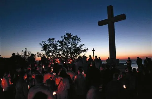 Spravni večer ob zažigu križa
