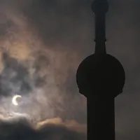 Azijce je razveselil kolobarjasti sončev mrk