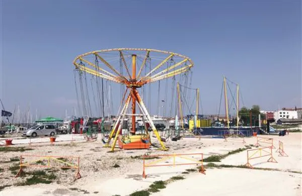 Vrtiljaki se v teh dneh še ne vrtijo, ko se bodo začele počitnice, pa bodo oživeli