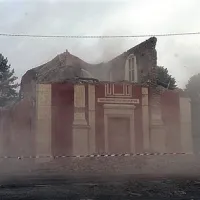 Fotografija je bila posneta tik preden se je cerkev v kraju Buonacompra popolnoma sesula
