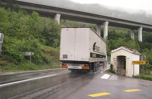 Regionalko čez Rebrnice naj bi začeli obnavljati jeseni 