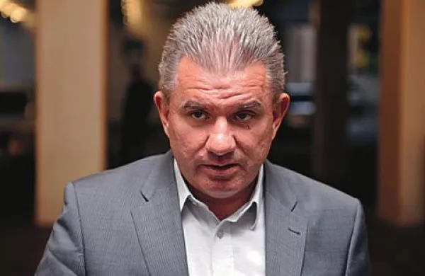 Za tokratna pogajanja so se predstavniki policijskih sindikatov in vladni pogajalci, ki jih vodi minister za delo Andrej Vizjak, zavili v molk