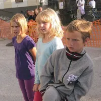 Vaška mladina je z zanimanjem spremljala podelitev priznanj